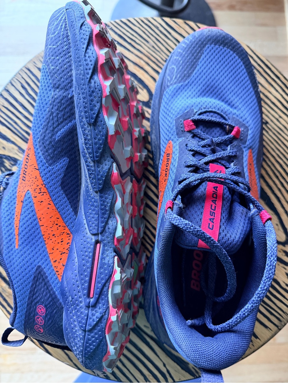 Brooks Women’s Trail Running Shoes Cascadia 17 9.5 - Picture 2 of 6
